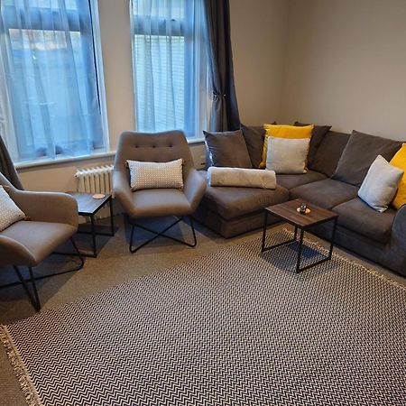 Newly Renovated 2-Bed Bungalow Bath Eksteriør billede